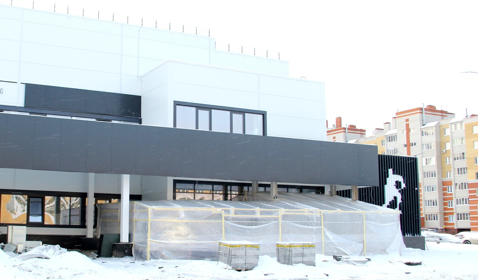 Ледовый дворец новое поколение чебоксары. Строительство катка. Крытый каток с искусственным льдом. Каток новый город чебоксары. Ледовый дворец новый город чебоксары.